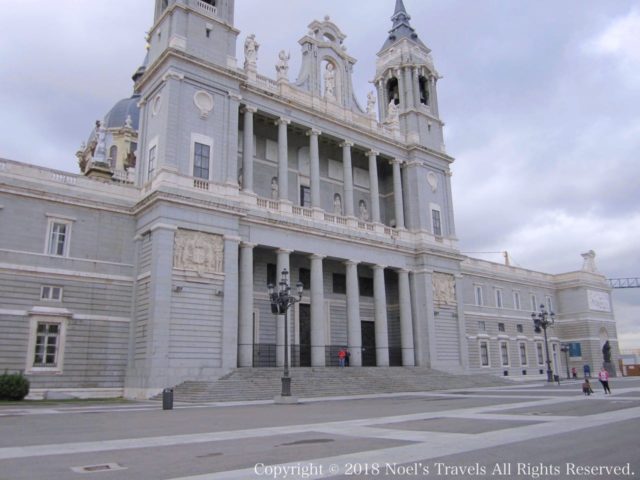 マドリードのアルムデナ大聖堂