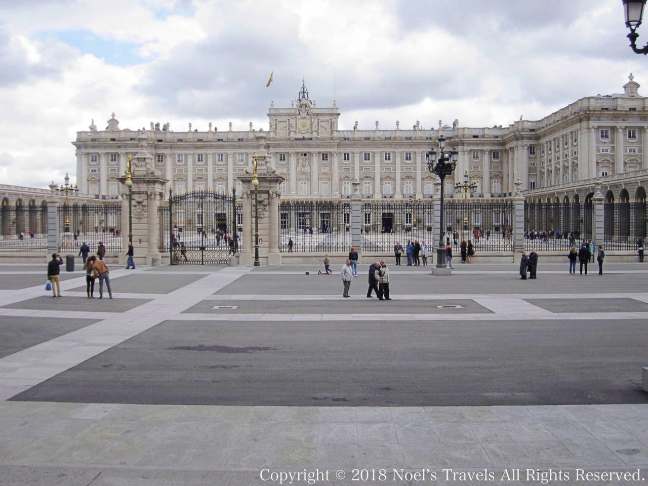 マドリード王宮 スペイン王が暮らした豪華絢爛な宮殿 Noel S Travels