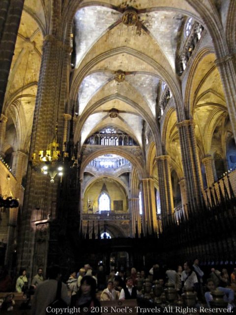 バルセロナのカテドラル「サンタ・エウラリア大聖堂」の内部