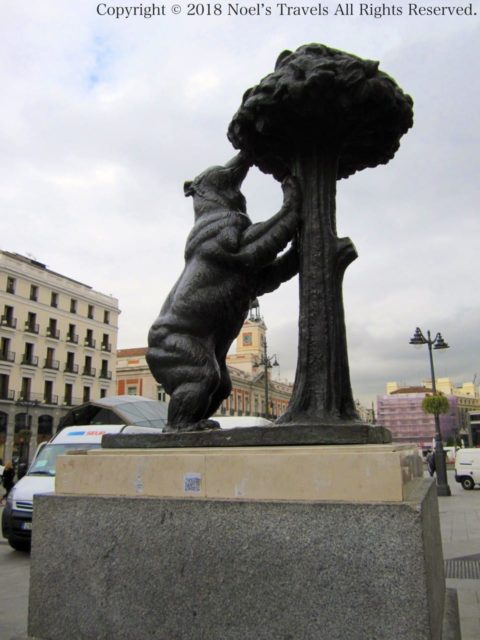 マドリードのシンボル「クマとイチゴノキ」