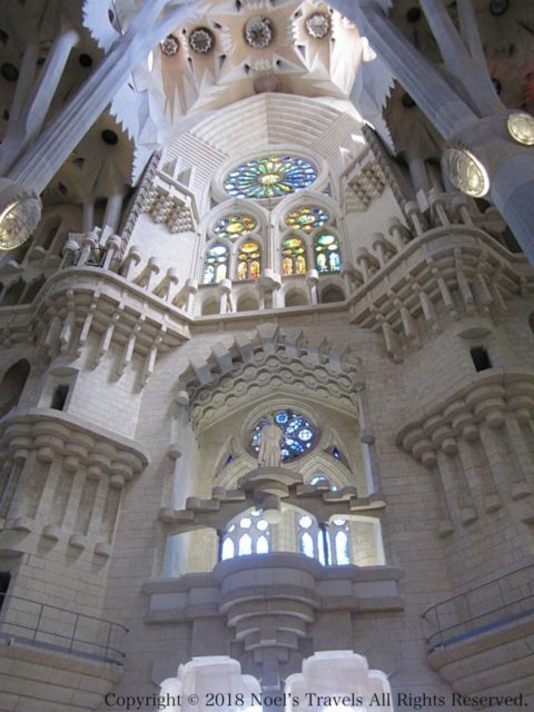 サグラダファミリアの聖堂内部